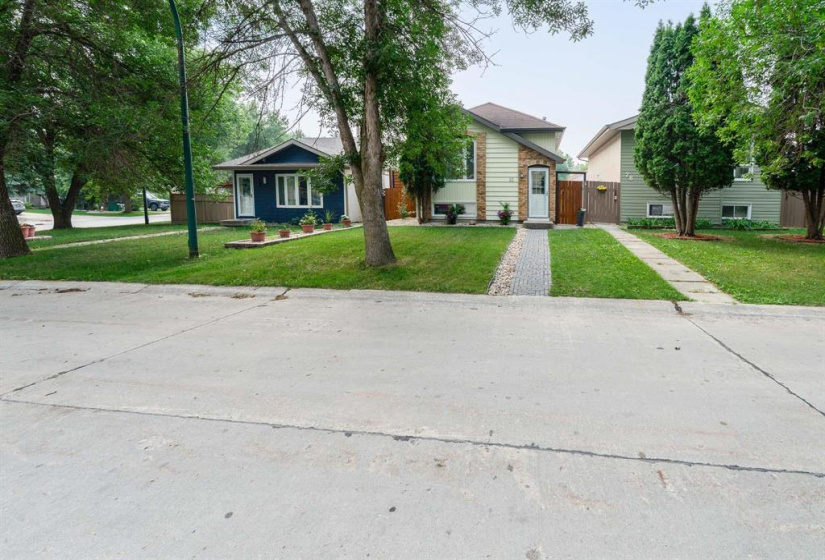 82 Sundial, 3 Bedrooms Bedrooms, 8 Rooms Rooms,2 BathroomsBathrooms,Residential,For Sale,Sundial