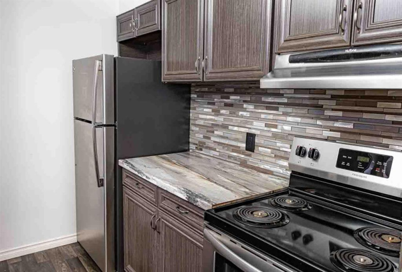 77 Edmonton, 2 Bedrooms Bedrooms, 7 Rooms Rooms,2 BathroomsBathrooms,Condominium,For Sale,Edmonton
