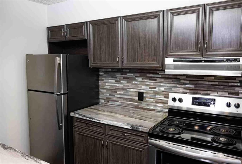 77 Edmonton, 2 Bedrooms Bedrooms, 7 Rooms Rooms,2 BathroomsBathrooms,Condominium,For Sale,Edmonton