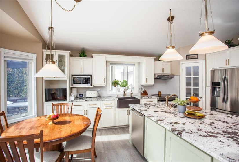 51159 Poirier, 3 Bedrooms Bedrooms, 9 Rooms Rooms,3 BathroomsBathrooms,Residential,For Sale,Poirier