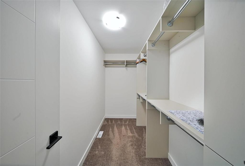 24 Willow, 4 Bedrooms Bedrooms, 11 Rooms Rooms,3 BathroomsBathrooms,Residential,For Sale,Willow