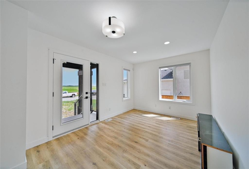 24 Willow, 4 Bedrooms Bedrooms, 11 Rooms Rooms,3 BathroomsBathrooms,Residential,For Sale,Willow