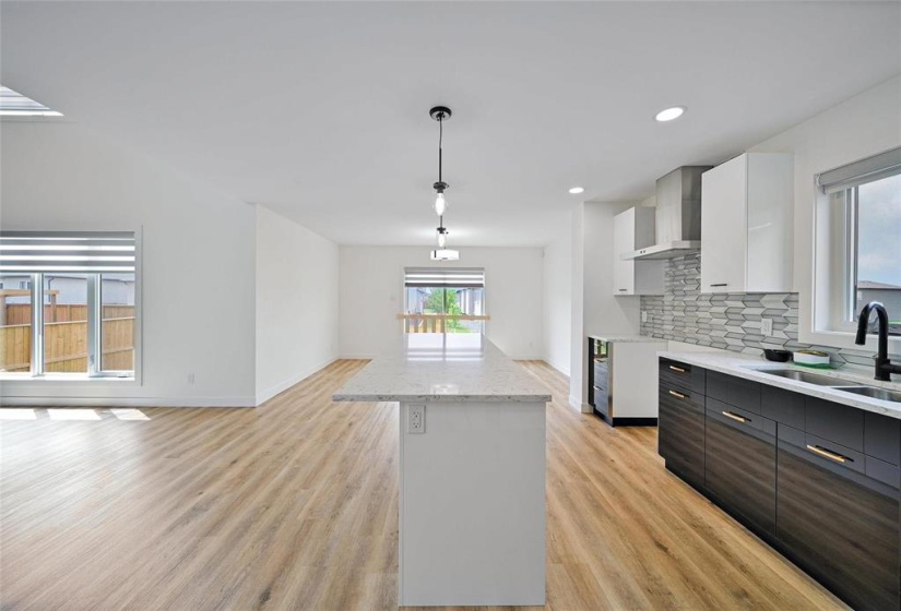 24 Willow, 4 Bedrooms Bedrooms, 11 Rooms Rooms,3 BathroomsBathrooms,Residential,For Sale,Willow