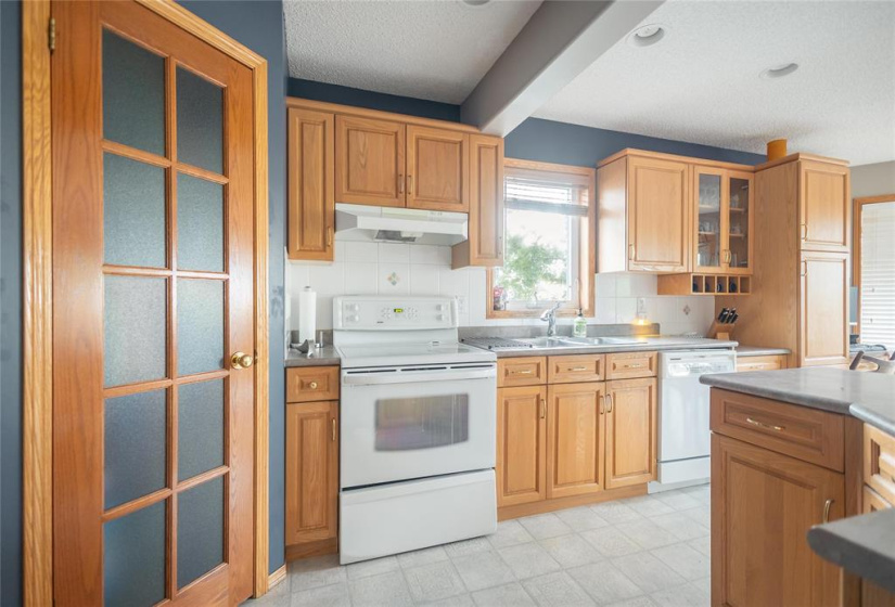 182 Vineland, 4 Bedrooms Bedrooms, 11 Rooms Rooms,2 BathroomsBathrooms,Residential,For Sale,Vineland