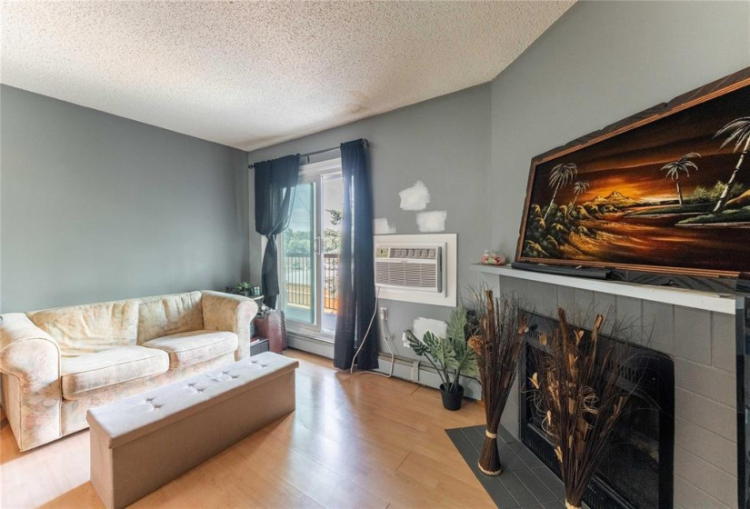 1048 Bairdmore, 2 Bedrooms Bedrooms, 5 Rooms Rooms,Condominium,For Sale,Bairdmore