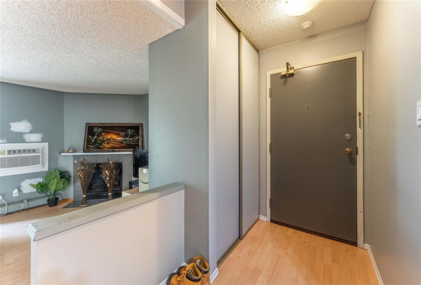 1048 Bairdmore, 2 Bedrooms Bedrooms, 5 Rooms Rooms,Condominium,For Sale,Bairdmore