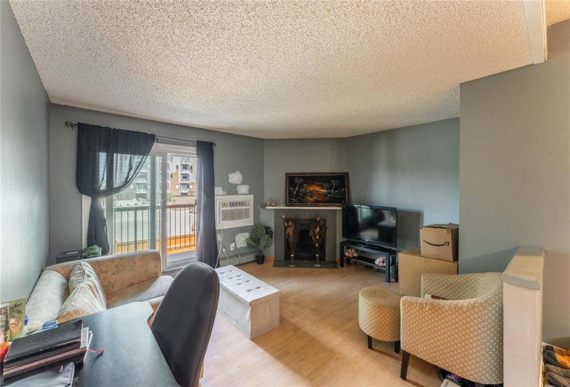 1048 Bairdmore, 2 Bedrooms Bedrooms, 5 Rooms Rooms,Condominium,For Sale,Bairdmore