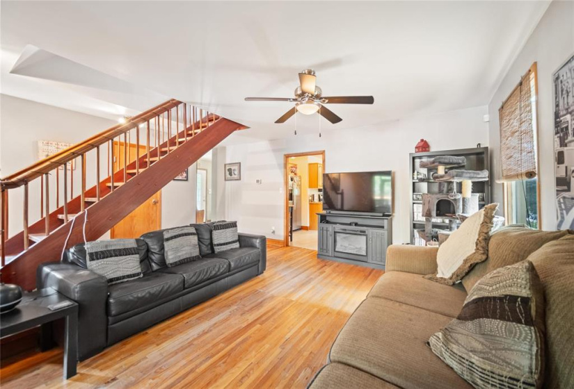 1 Dove, 4 Bedrooms Bedrooms, 15 Rooms Rooms,2 BathroomsBathrooms,Residential,For Sale,Dove
