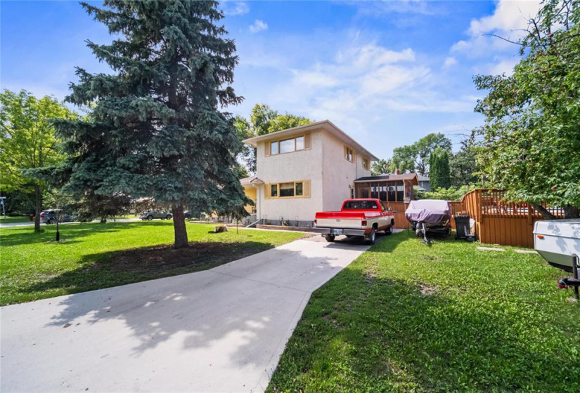 1 Dove, 4 Bedrooms Bedrooms, 15 Rooms Rooms,2 BathroomsBathrooms,Residential,For Sale,Dove