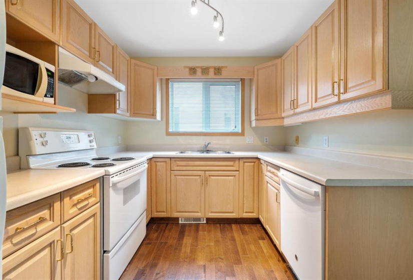 4025 Roblin, 2 Bedrooms Bedrooms, 11 Rooms Rooms,2 BathroomsBathrooms,Condominium,For Sale,Roblin