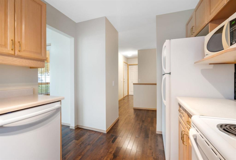 4025 Roblin, 2 Bedrooms Bedrooms, 11 Rooms Rooms,2 BathroomsBathrooms,Condominium,For Sale,Roblin