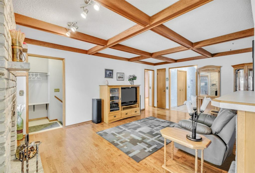 67 Driftwood, 3 Bedrooms Bedrooms, 12 Rooms Rooms,3 BathroomsBathrooms,Residential,For Sale,Driftwood