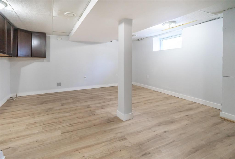 660 Furby, 4 Bedrooms Bedrooms, 13 Rooms Rooms,2 BathroomsBathrooms,Residential,For Sale,Furby