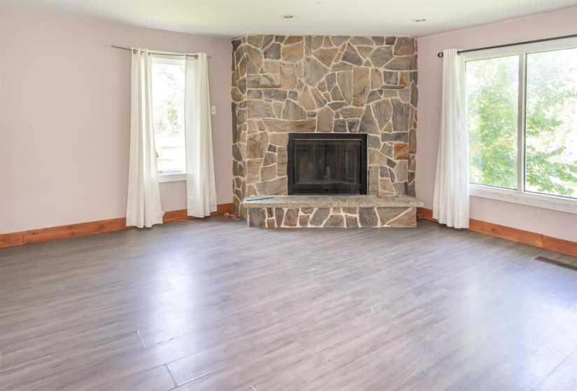 15 Oak, 4 Bedrooms Bedrooms, 11 Rooms Rooms,2 BathroomsBathrooms,Residential,For Sale,Oak
