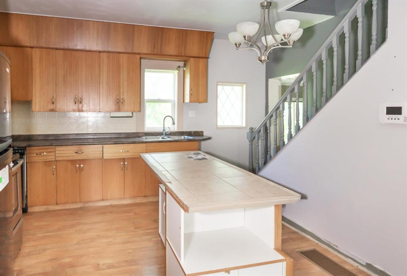 15 Oak, 4 Bedrooms Bedrooms, 11 Rooms Rooms,2 BathroomsBathrooms,Residential,For Sale,Oak