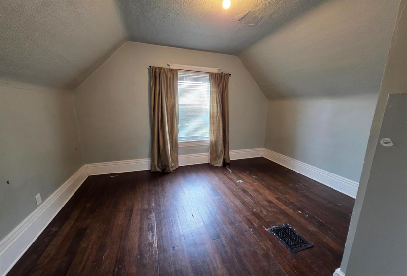 770 Ingersoll, 3 Bedrooms Bedrooms, 9 Rooms Rooms,2 BathroomsBathrooms,Residential,For Sale,Ingersoll