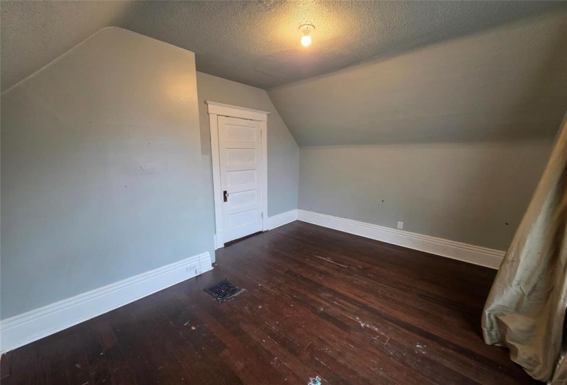 770 Ingersoll, 3 Bedrooms Bedrooms, 9 Rooms Rooms,2 BathroomsBathrooms,Residential,For Sale,Ingersoll