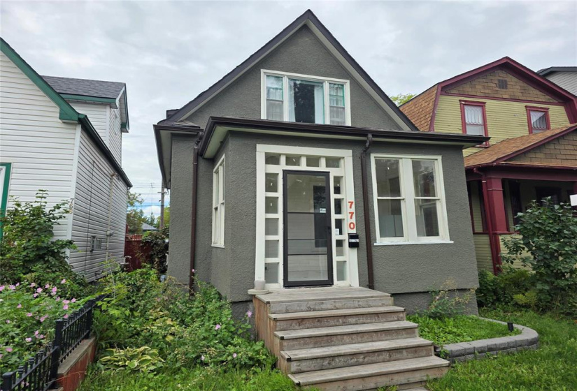 770 Ingersoll, 3 Bedrooms Bedrooms, 9 Rooms Rooms,2 BathroomsBathrooms,Residential,For Sale,Ingersoll