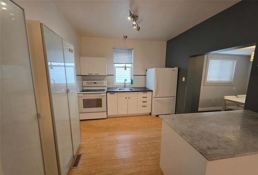 770 Ingersoll, 3 Bedrooms Bedrooms, 9 Rooms Rooms,2 BathroomsBathrooms,Residential,For Sale,Ingersoll