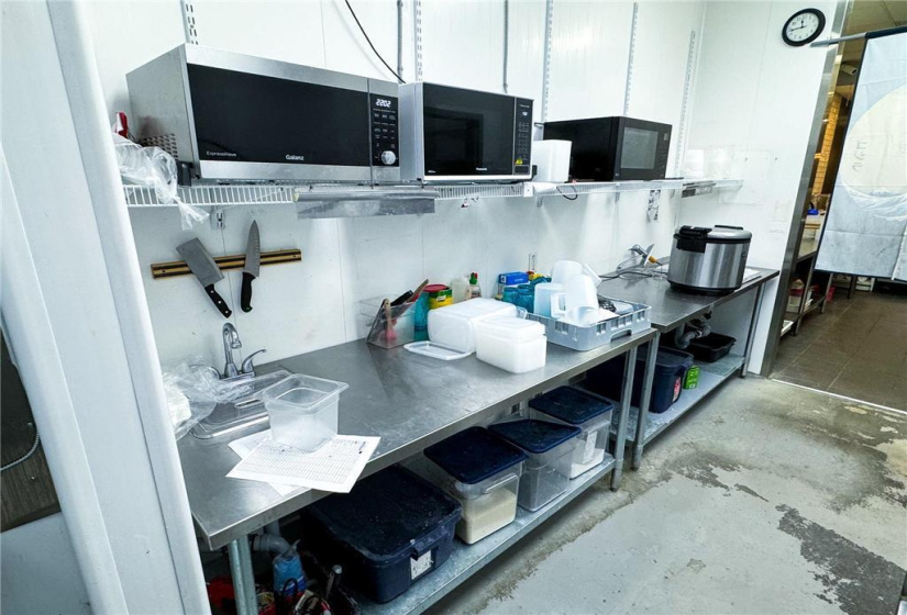 2188 Mcphillips, ,Industrial/comm/investmnt,For Sale,Mcphillips