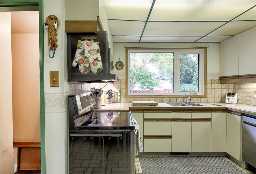 53 Hollingsworth, 4 Bedrooms Bedrooms, 14 Rooms Rooms,2 BathroomsBathrooms,Residential,For Sale,Hollingsworth