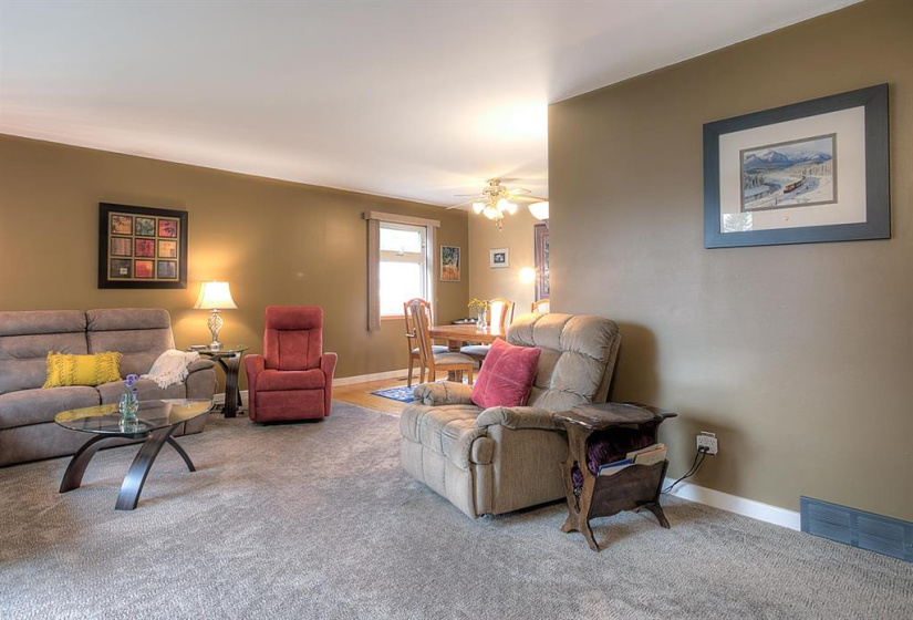 53 Hollingsworth, 4 Bedrooms Bedrooms, 14 Rooms Rooms,2 BathroomsBathrooms,Residential,For Sale,Hollingsworth