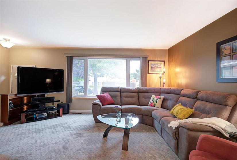 53 Hollingsworth, 4 Bedrooms Bedrooms, 14 Rooms Rooms,2 BathroomsBathrooms,Residential,For Sale,Hollingsworth