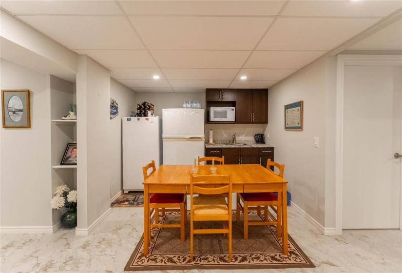 75 Brentlawn, 4 Bedrooms Bedrooms, 15 Rooms Rooms,3 BathroomsBathrooms,Residential,For Sale,Brentlawn