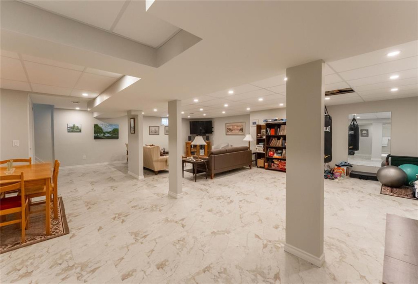 75 Brentlawn, 4 Bedrooms Bedrooms, 15 Rooms Rooms,3 BathroomsBathrooms,Residential,For Sale,Brentlawn