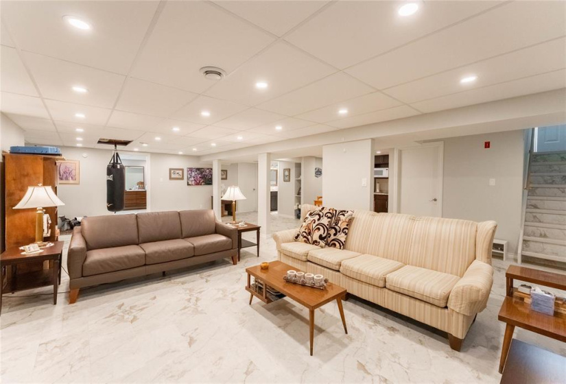 75 Brentlawn, 4 Bedrooms Bedrooms, 15 Rooms Rooms,3 BathroomsBathrooms,Residential,For Sale,Brentlawn