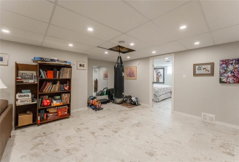 75 Brentlawn, 4 Bedrooms Bedrooms, 15 Rooms Rooms,3 BathroomsBathrooms,Residential,For Sale,Brentlawn