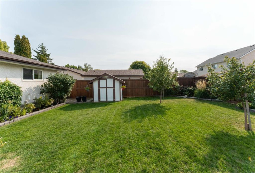75 Brentlawn, 4 Bedrooms Bedrooms, 15 Rooms Rooms,3 BathroomsBathrooms,Residential,For Sale,Brentlawn