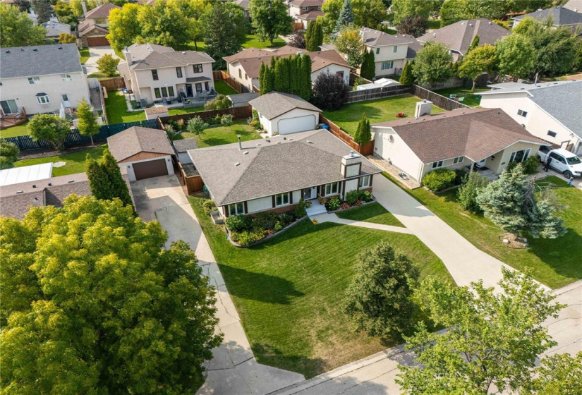 75 Brentlawn, 4 Bedrooms Bedrooms, 15 Rooms Rooms,3 BathroomsBathrooms,Residential,For Sale,Brentlawn