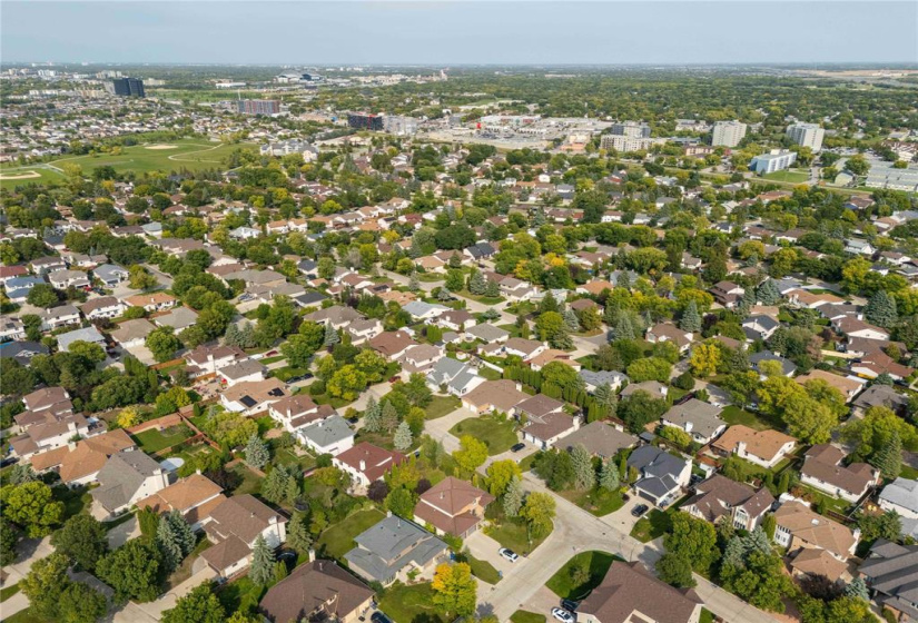 75 Brentlawn, 4 Bedrooms Bedrooms, 15 Rooms Rooms,3 BathroomsBathrooms,Residential,For Sale,Brentlawn