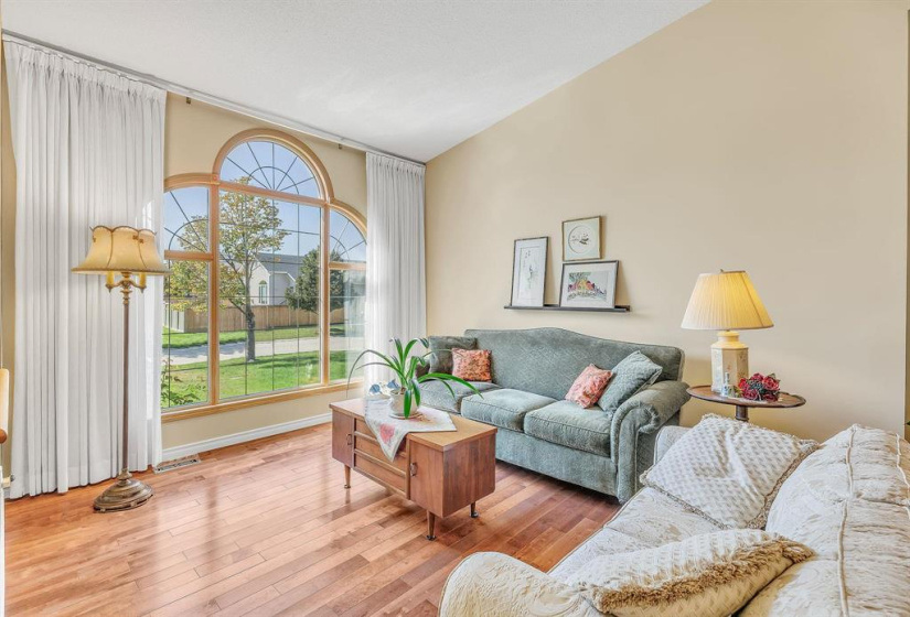 87 Baisinger, 5 Bedrooms Bedrooms, 14 Rooms Rooms,2 BathroomsBathrooms,Residential,For Sale,Baisinger