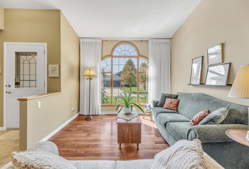 87 Baisinger, 5 Bedrooms Bedrooms, 14 Rooms Rooms,2 BathroomsBathrooms,Residential,For Sale,Baisinger