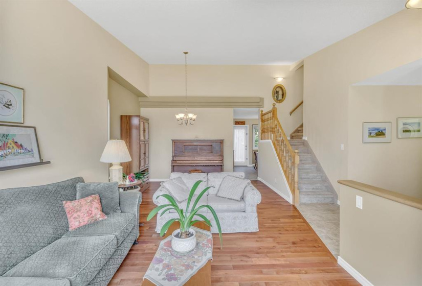 87 Baisinger, 5 Bedrooms Bedrooms, 14 Rooms Rooms,2 BathroomsBathrooms,Residential,For Sale,Baisinger