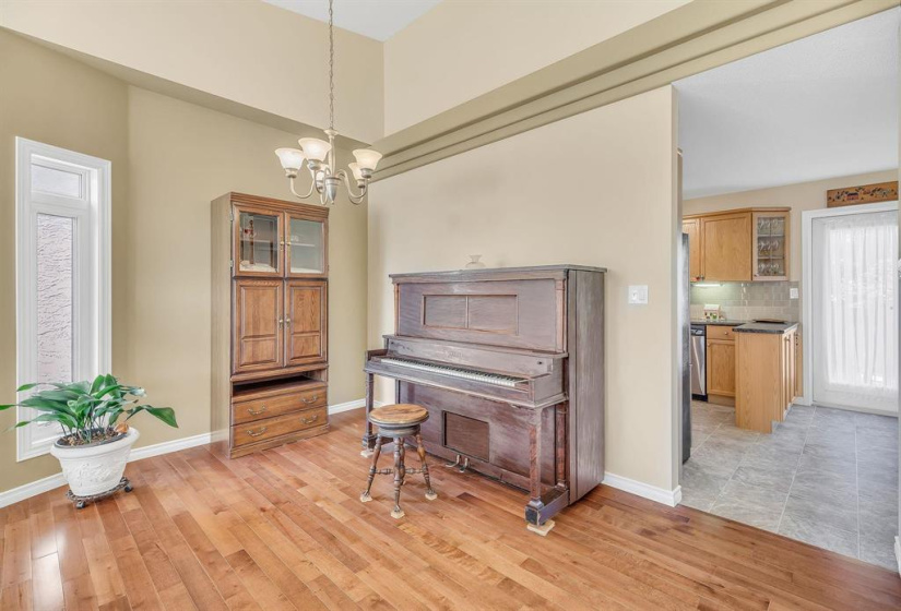 87 Baisinger, 5 Bedrooms Bedrooms, 14 Rooms Rooms,2 BathroomsBathrooms,Residential,For Sale,Baisinger