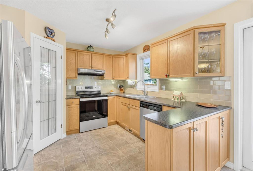 87 Baisinger, 5 Bedrooms Bedrooms, 14 Rooms Rooms,2 BathroomsBathrooms,Residential,For Sale,Baisinger