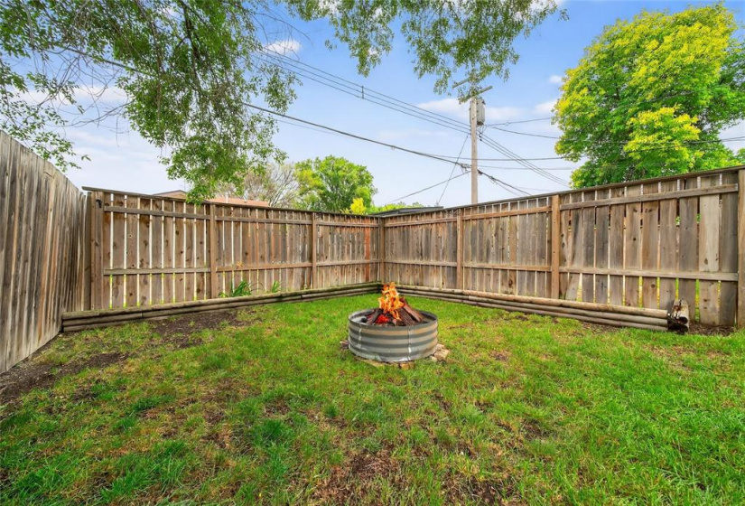 1080 Fleet, 2 Bedrooms Bedrooms, 7 Rooms Rooms,1 BathroomBathrooms,Residential,For Sale,Fleet