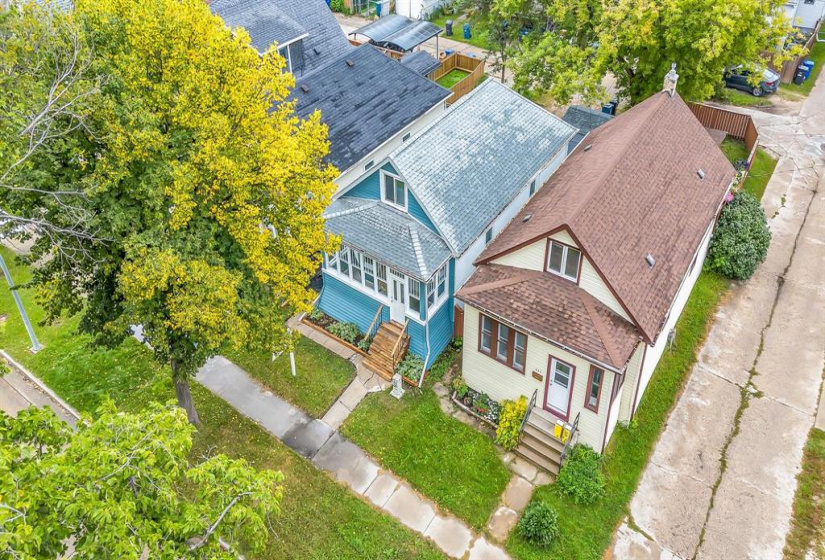 522 Hethrington, 3 Bedrooms Bedrooms, 7 Rooms Rooms,1 BathroomBathrooms,Residential,For Sale,Hethrington