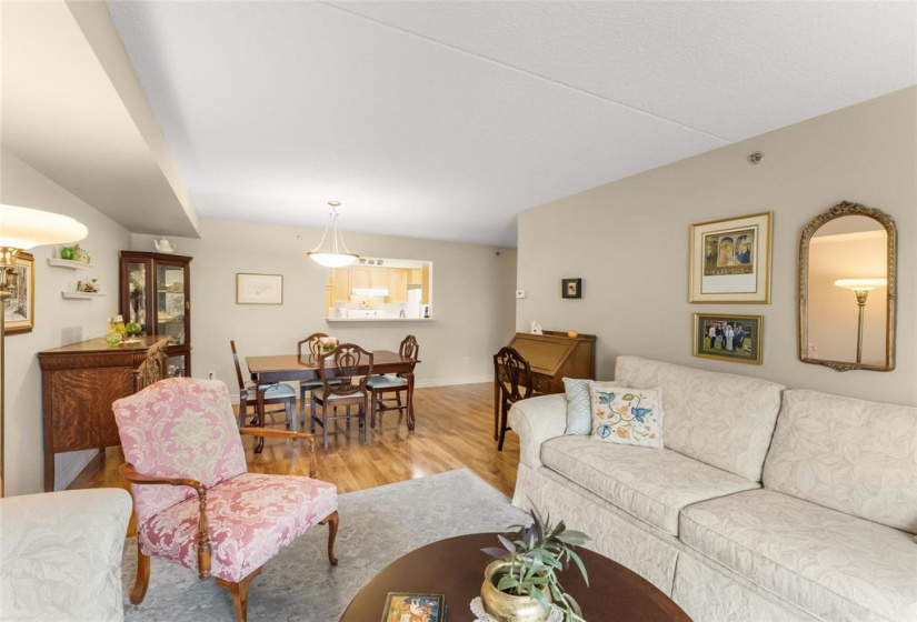 500 Tache, 2 Bedrooms Bedrooms, 8 Rooms Rooms,2 BathroomsBathrooms,Condominium,For Sale,Tache