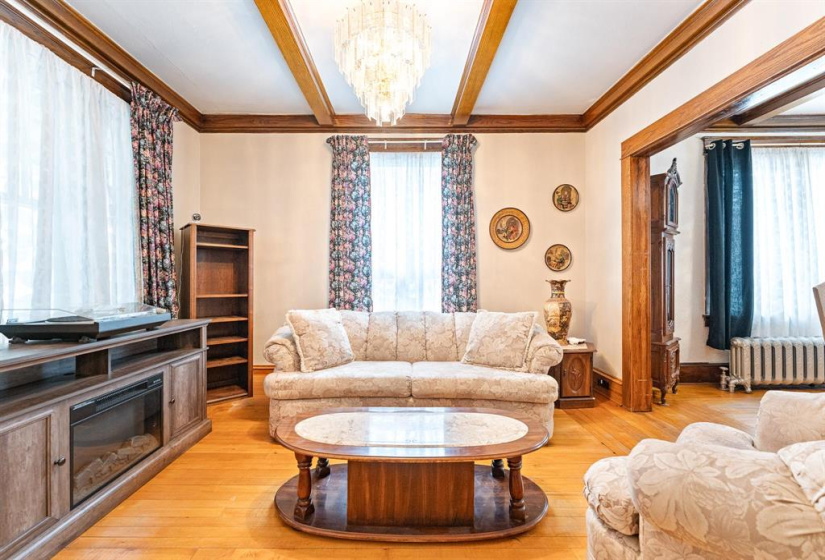 420 William Newton, 4 Bedrooms Bedrooms, 13 Rooms Rooms,1 BathroomBathrooms,Residential,For Sale,William Newton