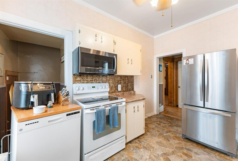 420 William Newton, 4 Bedrooms Bedrooms, 13 Rooms Rooms,1 BathroomBathrooms,Residential,For Sale,William Newton