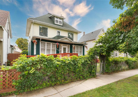 420 William Newton, 4 Bedrooms Bedrooms, 13 Rooms Rooms,1 BathroomBathrooms,Residential,For Sale,William Newton