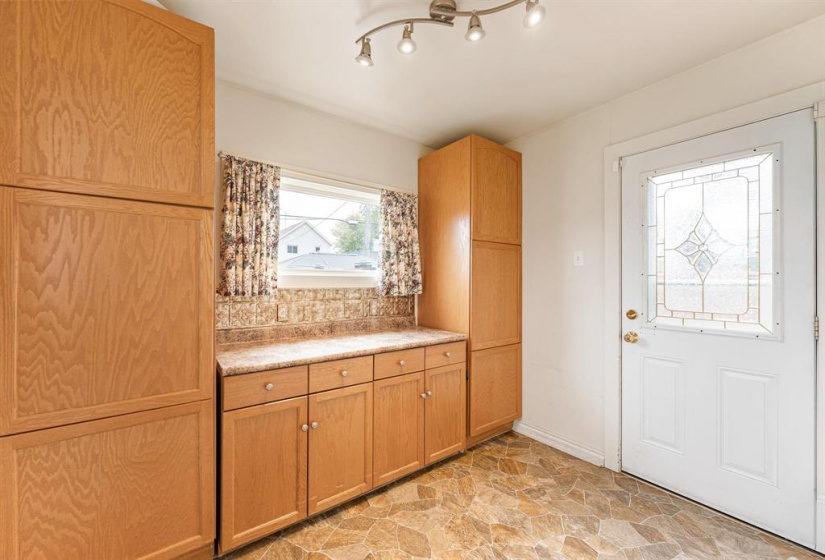 420 William Newton, 4 Bedrooms Bedrooms, 13 Rooms Rooms,1 BathroomBathrooms,Residential,For Sale,William Newton