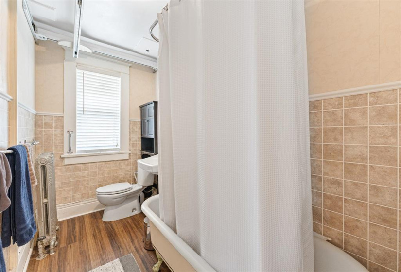 420 William Newton, 4 Bedrooms Bedrooms, 13 Rooms Rooms,1 BathroomBathrooms,Residential,For Sale,William Newton