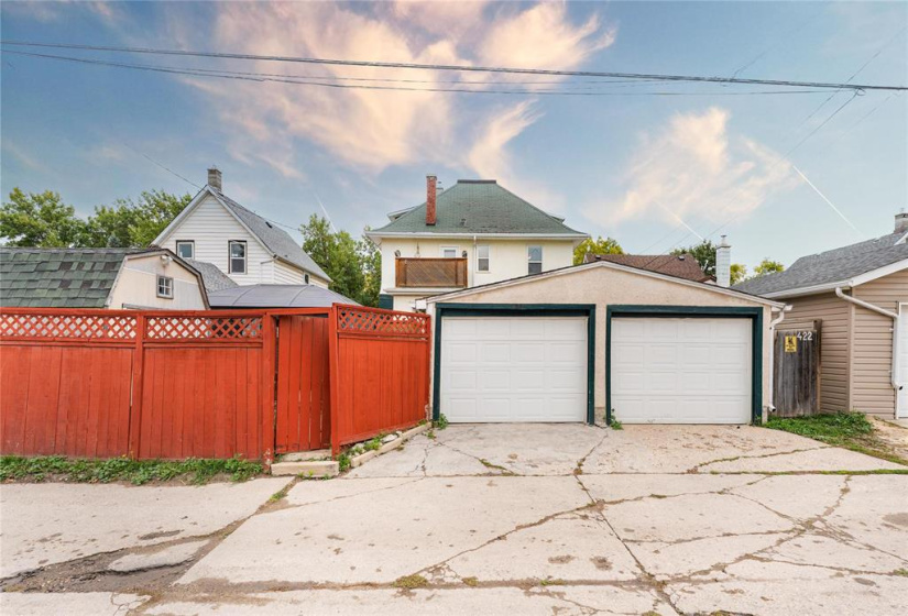 420 William Newton, 4 Bedrooms Bedrooms, 13 Rooms Rooms,1 BathroomBathrooms,Residential,For Sale,William Newton