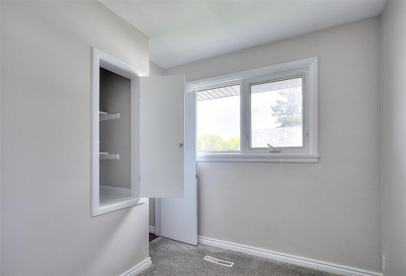 568 Johnson, 5 Bedrooms Bedrooms, 15 Rooms Rooms,2 BathroomsBathrooms,Residential,For Sale,Johnson