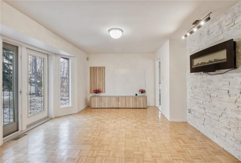 4337 Ross Farm, 3 Bedrooms Bedrooms, 12 Rooms Rooms,2 BathroomsBathrooms,Residential,For Sale,Ross Farm